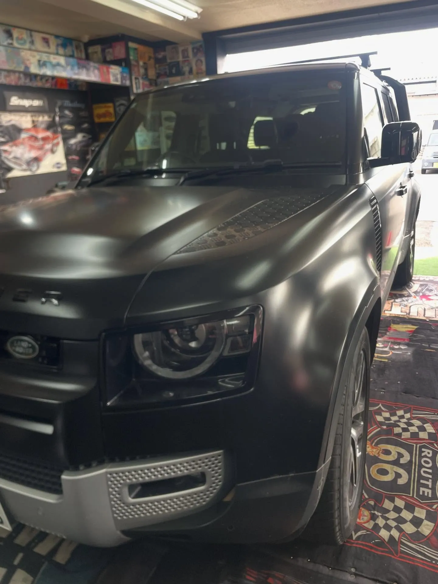 ディフェンダータイヤ交換保管