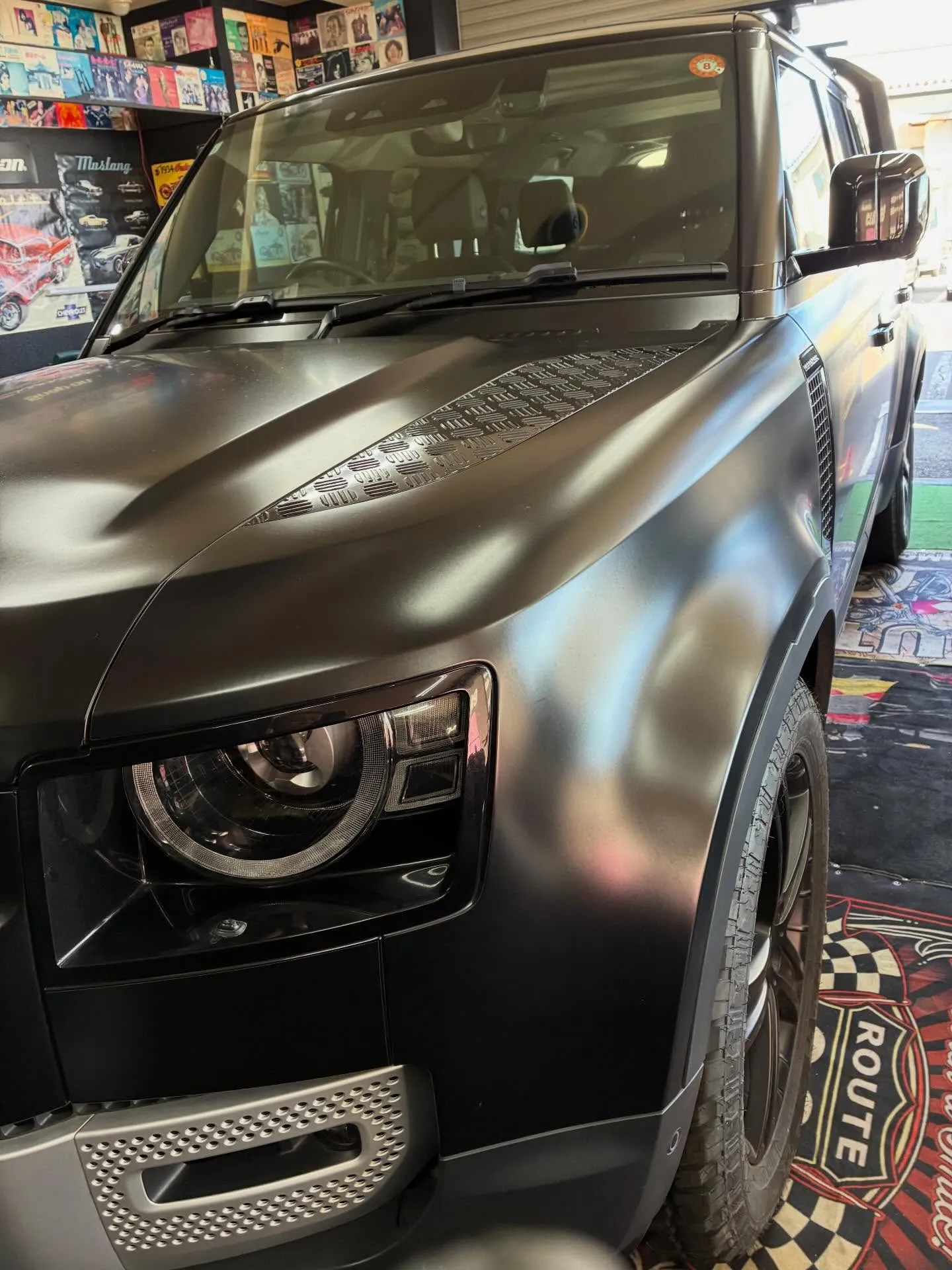 ディフェンダータイヤ持ち込み交換、履き替え、保管